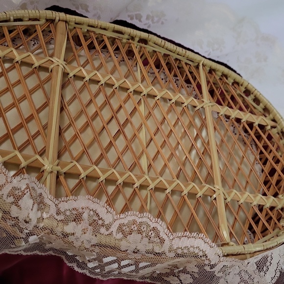 Baby Doll Basinette Crib Wicker satin lace vintage 1990s good condition 13" - Picture 10 of 15